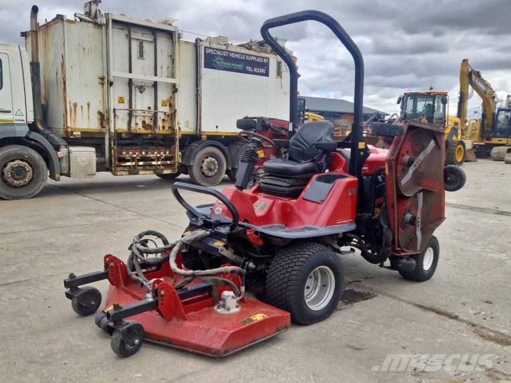 Toro R3240T Sıfır dönüşlü çim biçme makineleri