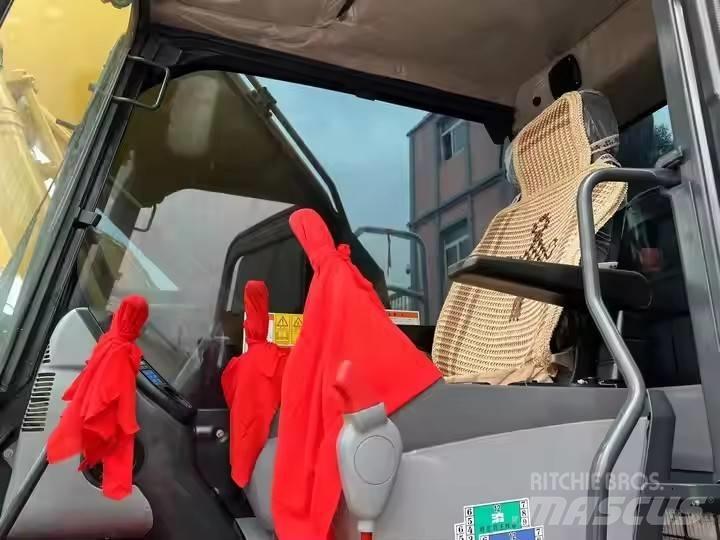 Komatsu PC 200 Paletli ekskavatörler