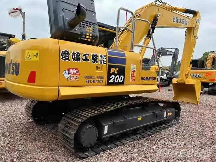 Komatsu PC 200 Paletli ekskavatörler