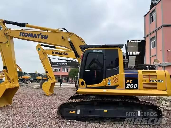 Komatsu PC 200 Paletli ekskavatörler