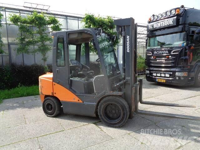 Doosan D35C-7 Dizel forkliftler