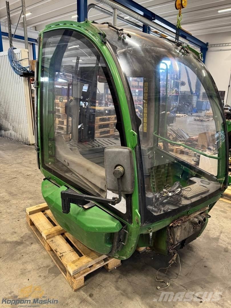 John Deere 1210E Kabin