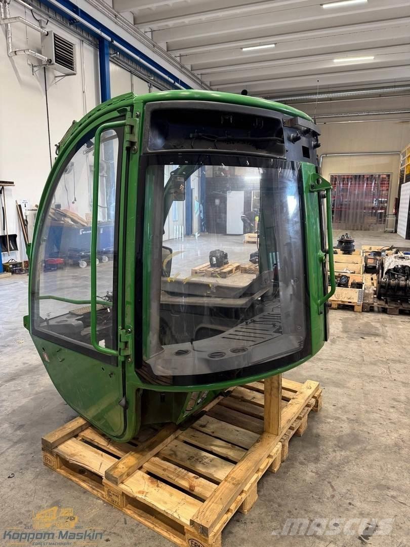 John Deere 1210E Kabin
