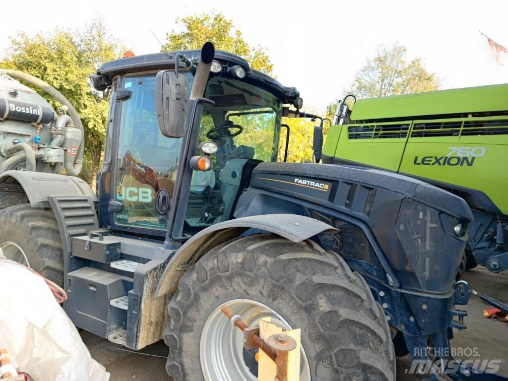 JCB Fastrac 4220 Traktörler