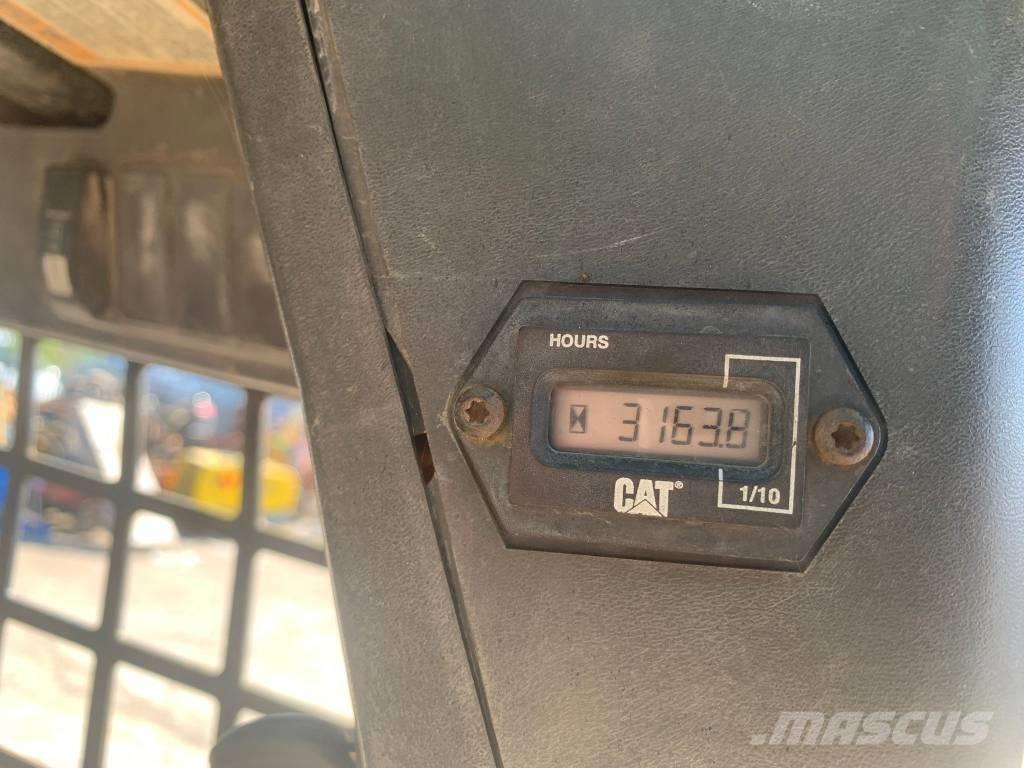 CAT 277 Skid steer loderler