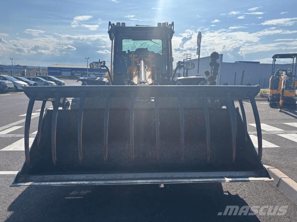 JCB TM 320 S Tarimsal teleskopik yükleyiciler