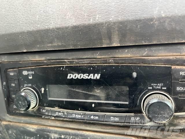 Doosan DX 140 LC Paletli ekskavatörler