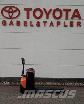 Toyota LWE 200 Yaya kumandali istif makinasi