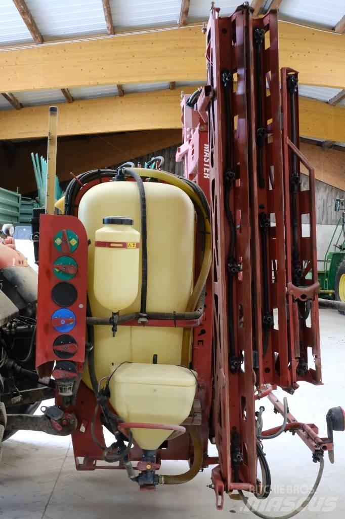 Hardi Master 1200 Monte edilebilir pülverizatörler