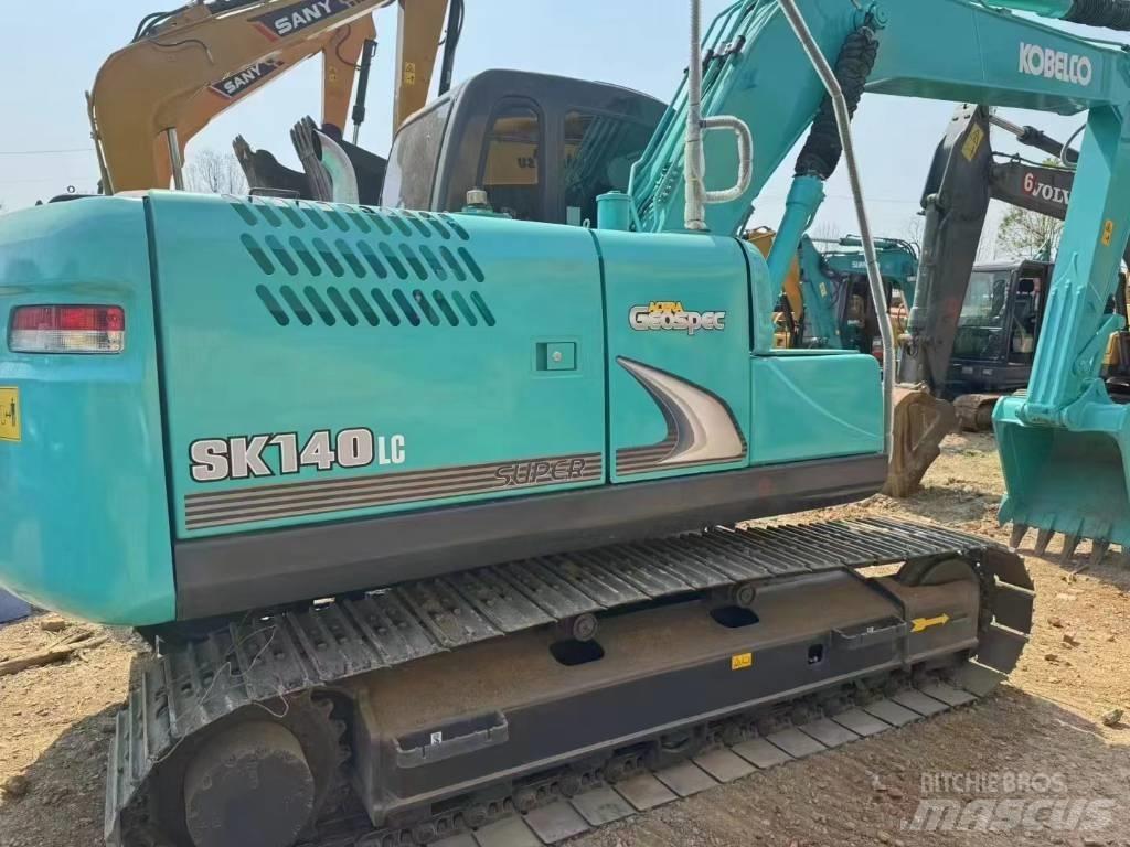 Kobelco SK 140 LC Paletli ekskavatörler