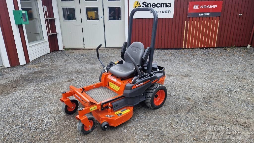 Kubota Z 122 RKW Sıfır dönüşlü çim biçme makineleri