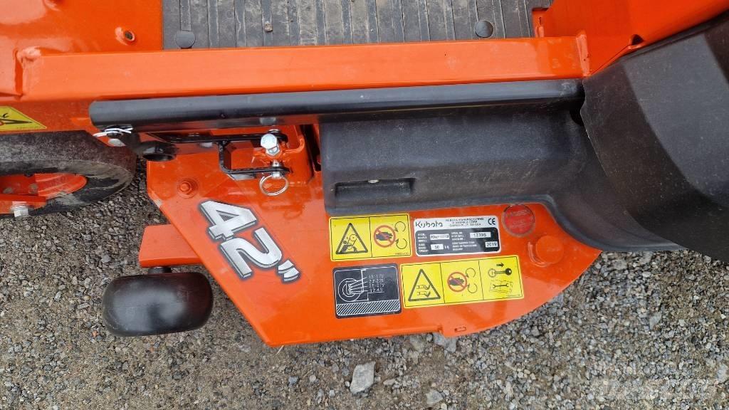 Kubota Z 122 RKW Sıfır dönüşlü çim biçme makineleri