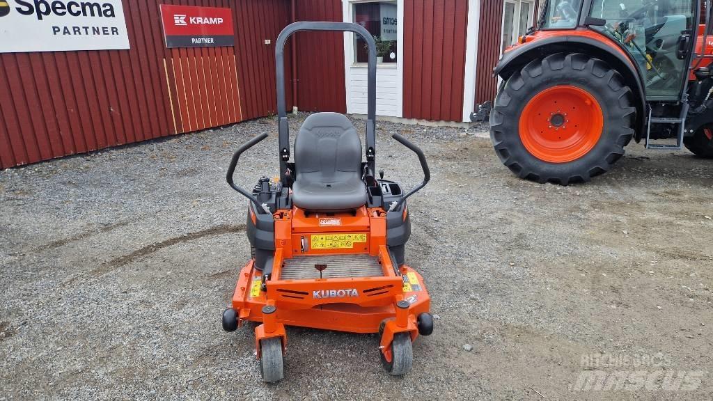 Kubota Z 122 RKW Sıfır dönüşlü çim biçme makineleri