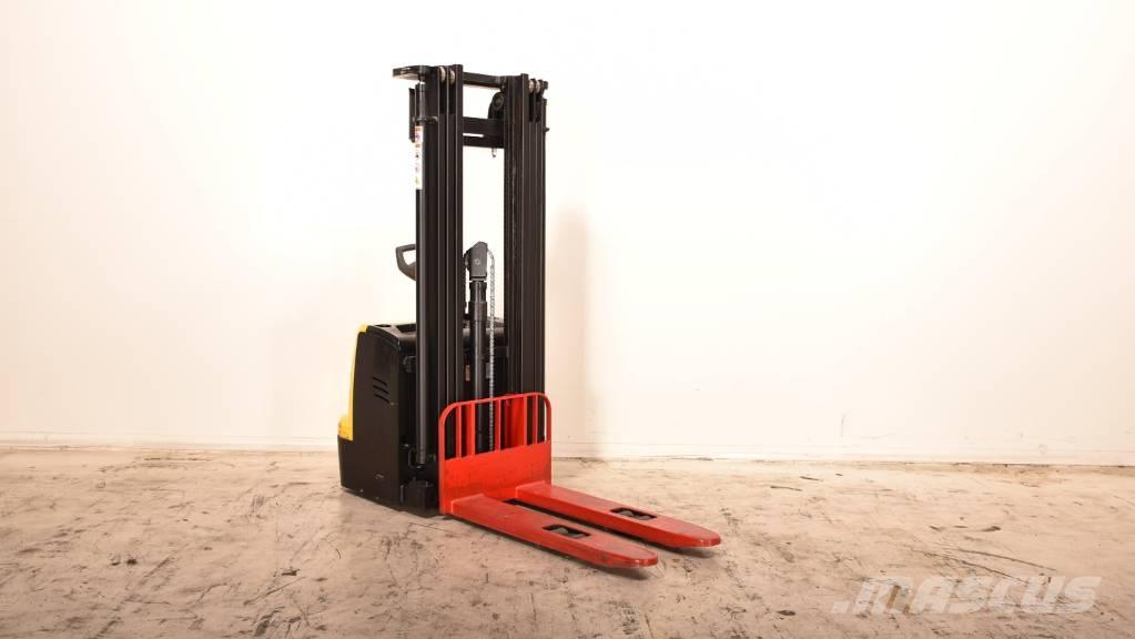 Hyster S1.5UT-24 Yaya kumandali istif makinasi