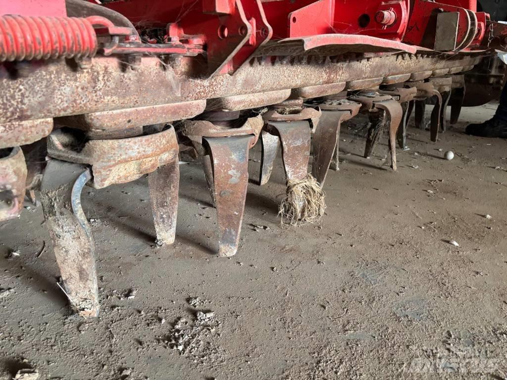 Kuhn HR 3003 D Üniversal ekim makinasi