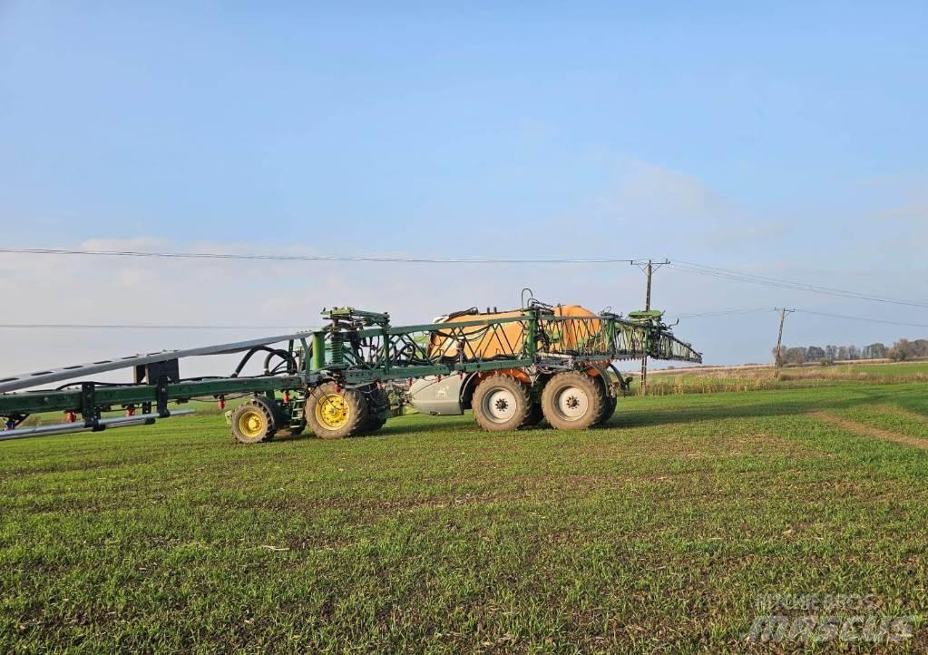 Amazone UX 11200 Çekilir pülverizatörler