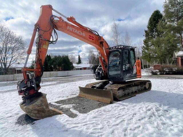 Hitachi ZX135US-6 Paletli ekskavatörler