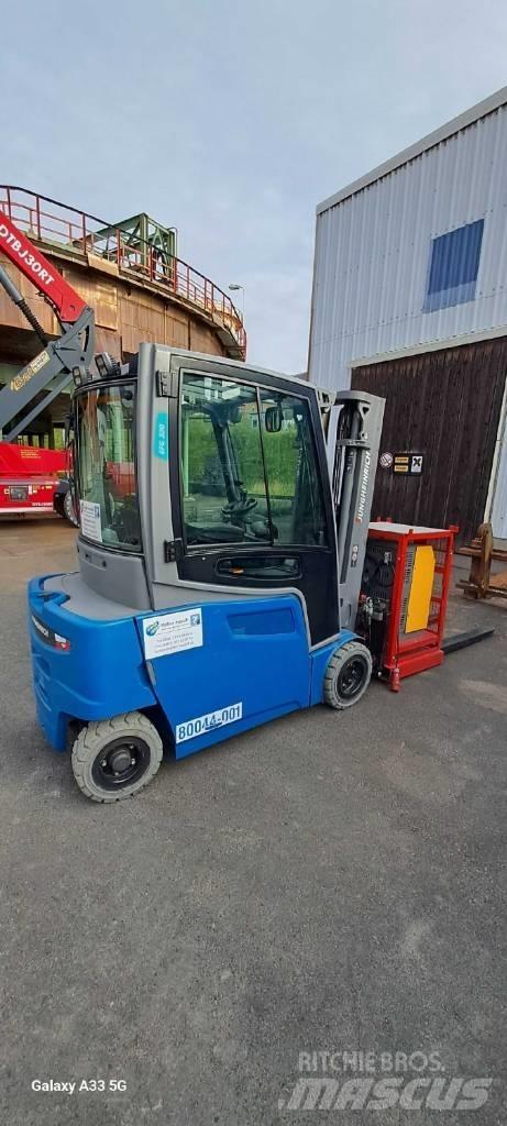 Jungheinrich EFG 320 Elektrikli forkliftler