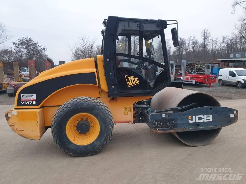 JCB VM 75 D Tek tamburlu silindirler