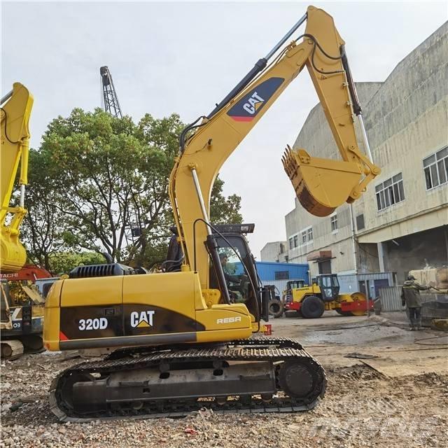 CAT 320D Paletli ekskavatörler