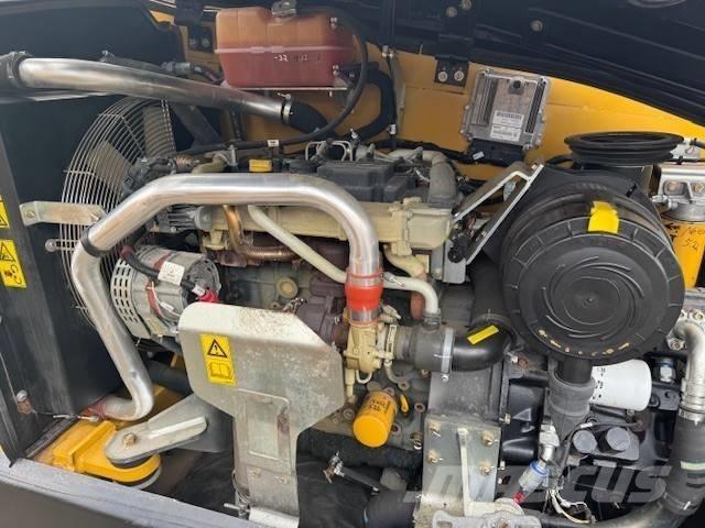 CAT TH 414 Teleskopik yükleyiciler