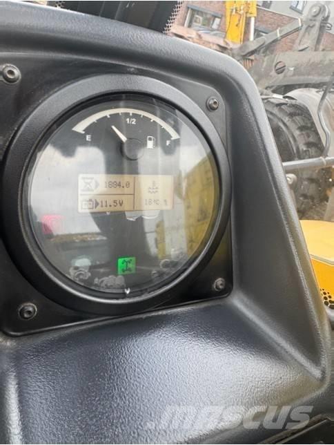 CAT TH 414 Teleskopik yükleyiciler