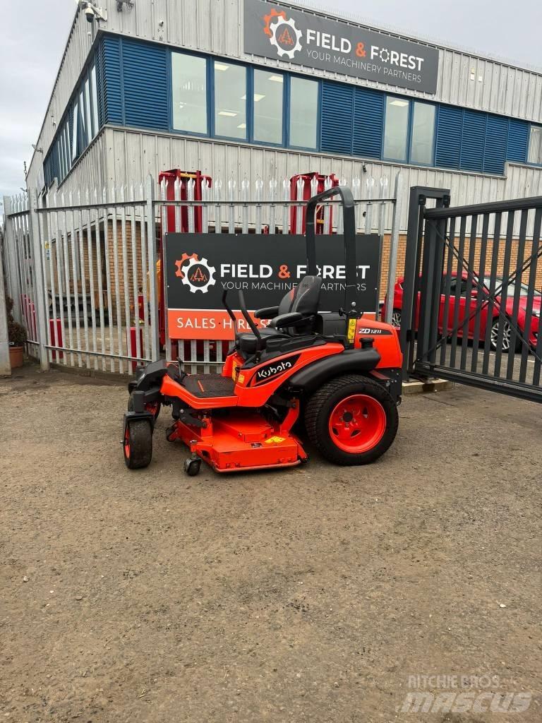 Kubota ZD 1211 Mobil çim biçme makineleri