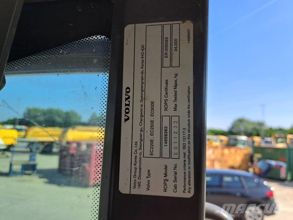 Volvo EC220EL Paletli ekskavatörler