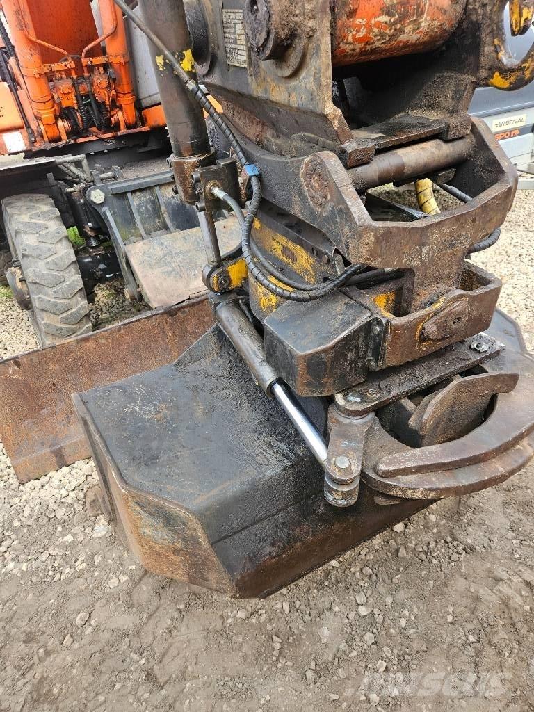 Fiat-Hitachi EX165W Lastik tekerli ekskavatörler