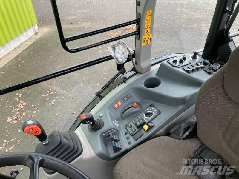 CLAAS NEXOS 240 M Traktörler