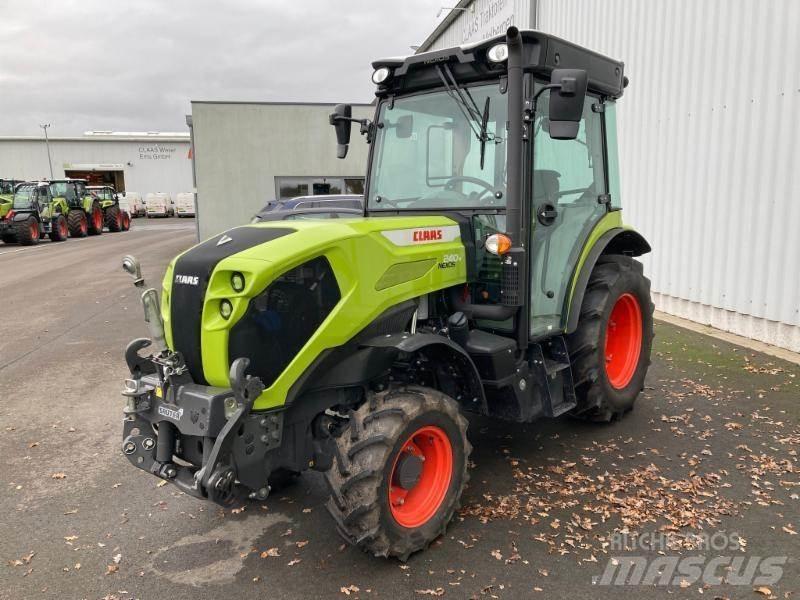 CLAAS NEXOS 240 M Traktörler