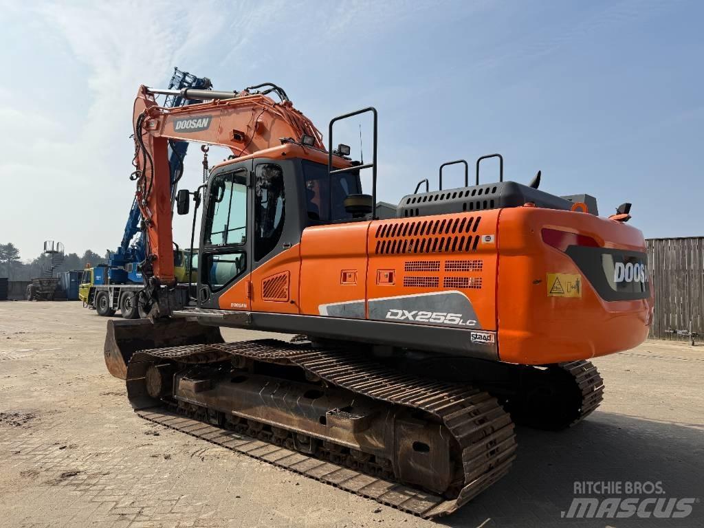 Doosan DX 255 LC-5 Paletli ekskavatörler