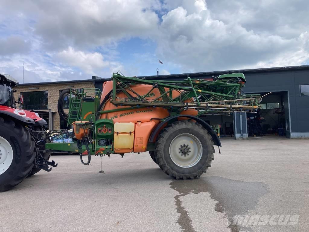 Amazone UX 5200 , 24 M Çekilir pülverizatörler