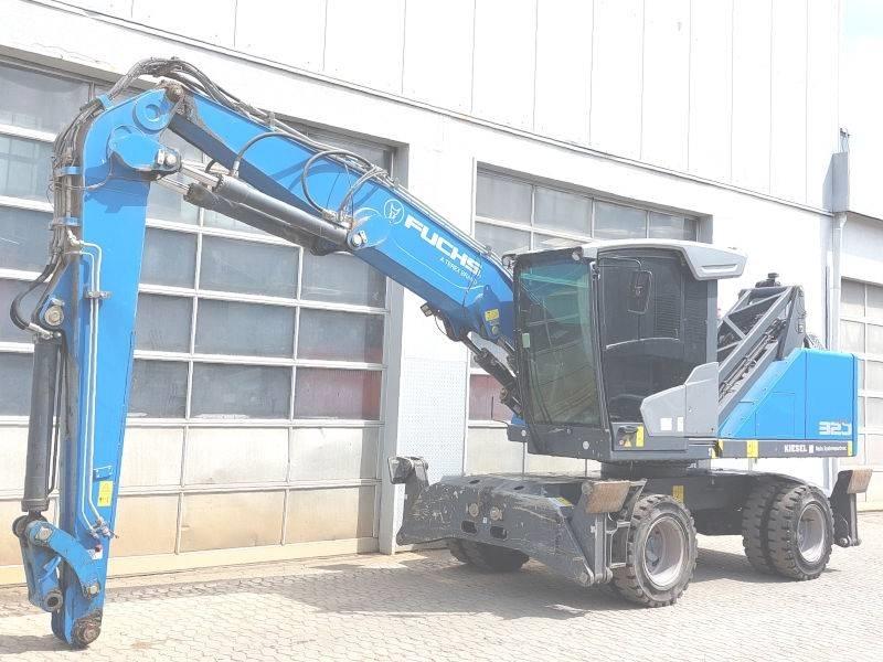 Fuchs MHL 320 F Atık taşıma araçları