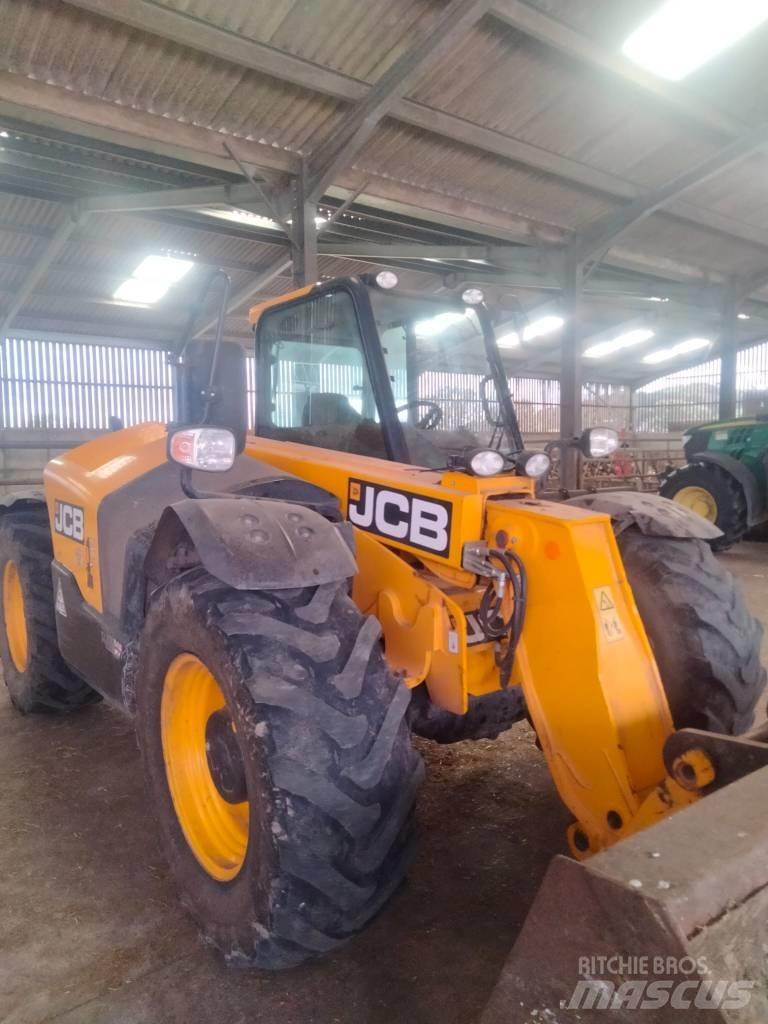 JCB 526-56 Tarimsal teleskopik yükleyiciler