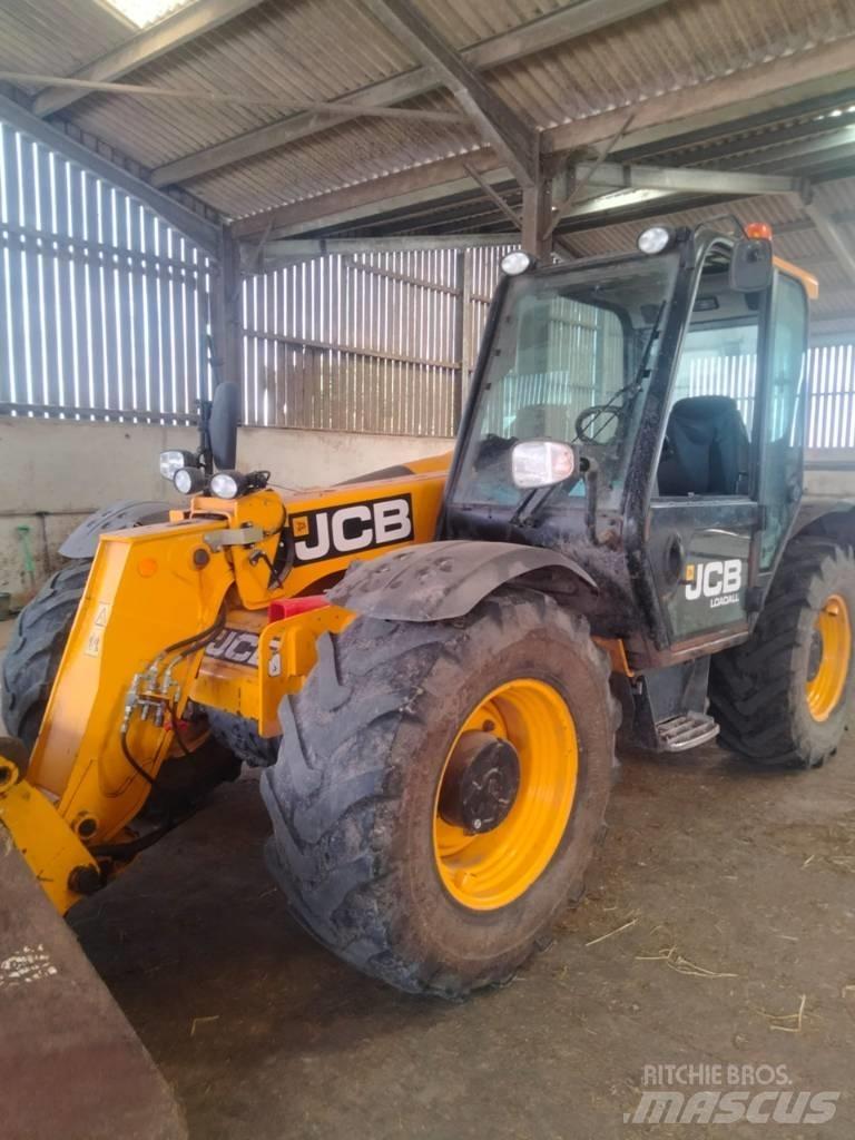 JCB 526-56 Tarimsal teleskopik yükleyiciler