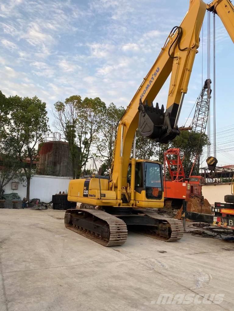 Komatsu PC 220 Paletli ekskavatörler