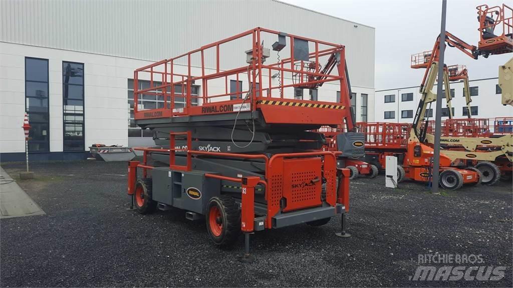 SkyJack 9250RT Makasli platformlar