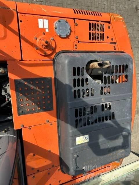Hitachi ZX 160 W Lastik tekerli ekskavatörler