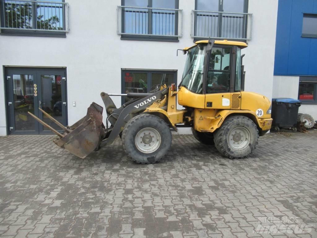 Volvo L 30 B Tekerlekli yükleyiciler