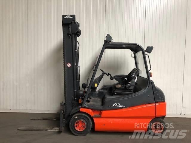 Linde E25-02 Elektrikli forkliftler