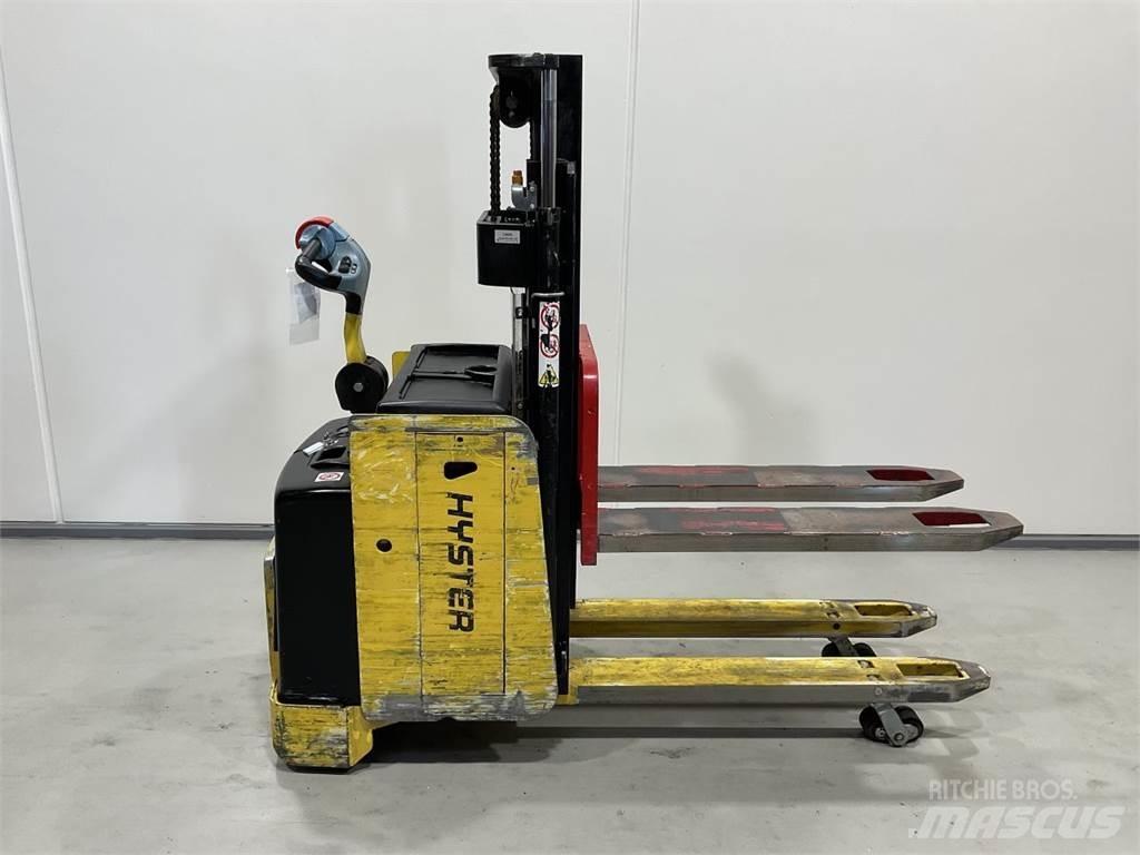 Hyster P2.0SD-17 Akülü depo ekipmanları