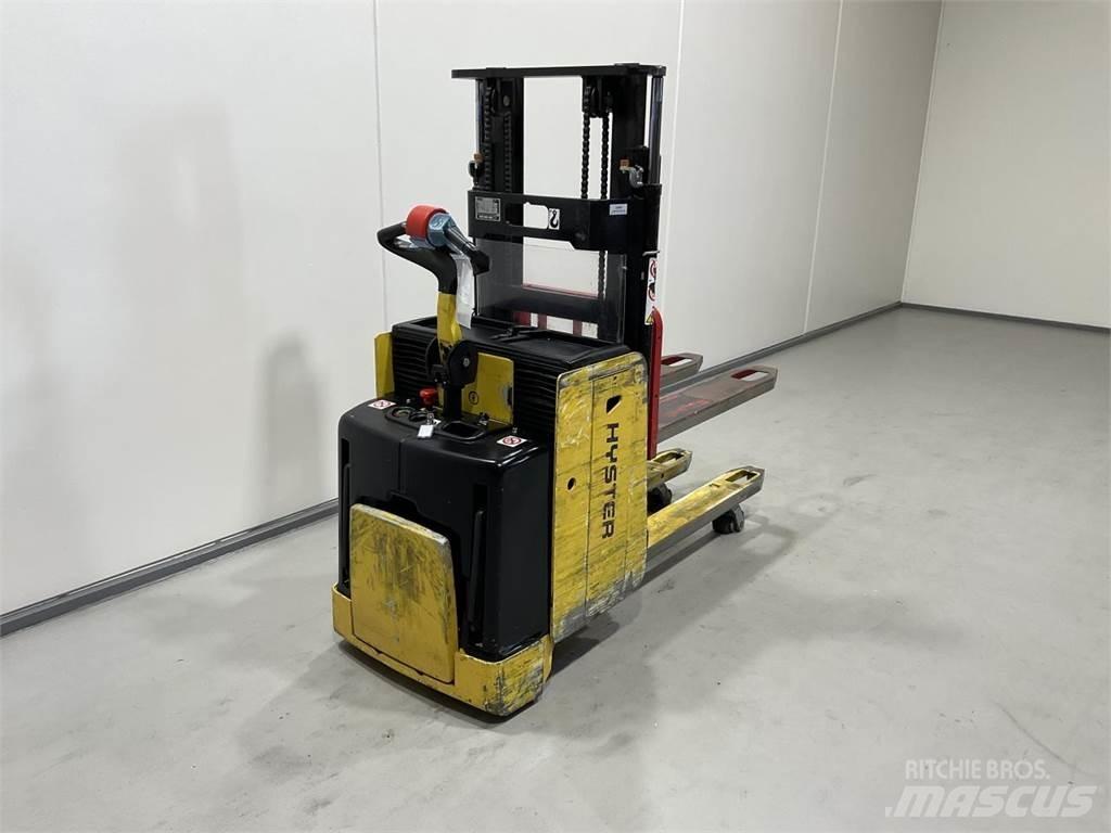 Hyster P2.0SD-17 Akülü depo ekipmanları