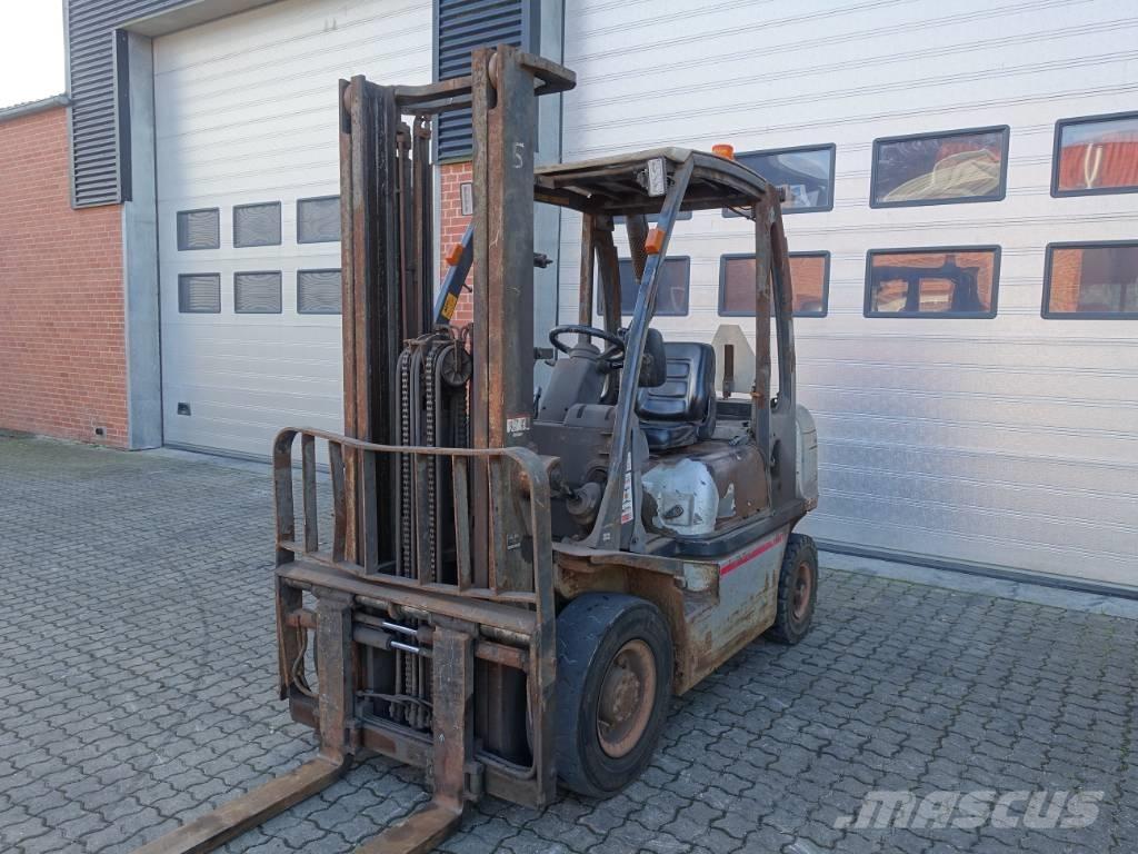 Nissan Y1D2A200 Dizel forkliftler