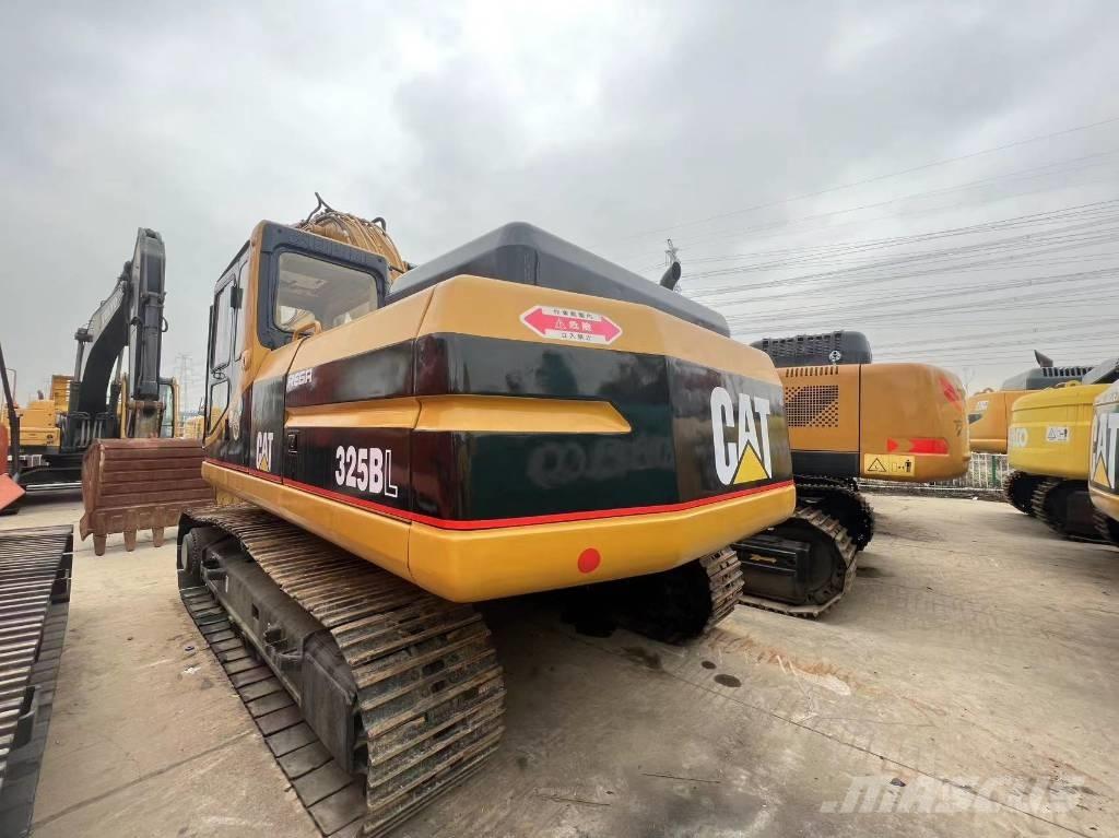 CAT 325 B L Paletli ekskavatörler