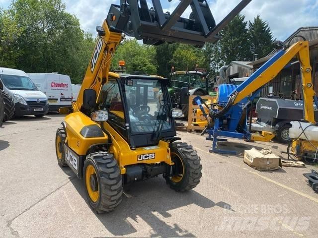 JCB 514-40 Tarimsal teleskopik yükleyiciler