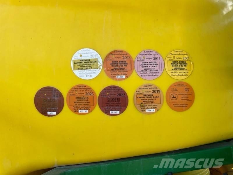 John Deere 824 Çekilir pülverizatörler