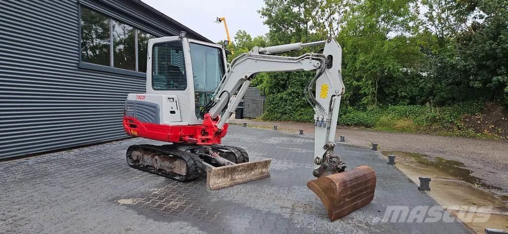 Takeuchi TB228 Mini ekskavatörler, 7 tona dek