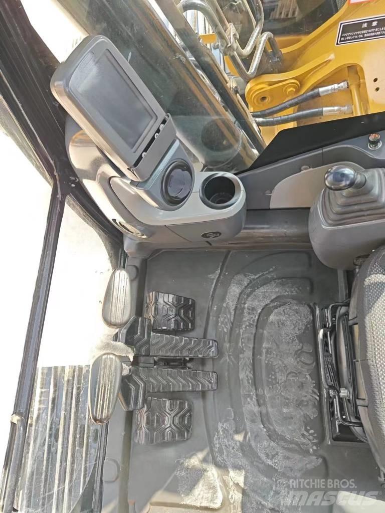 CAT 320 D2 Paletli ekskavatörler