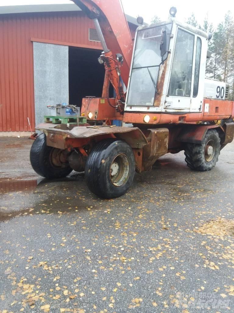 Poclain 90 P Lastik tekerli ekskavatörler